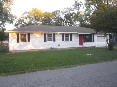 622 Franklin Ave, Pottsboro, TX 75076