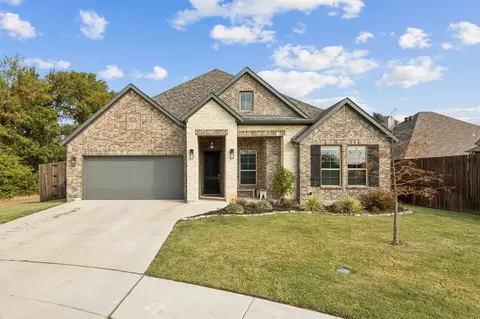 105 Spring Run Dr, Decatur, TX 76234