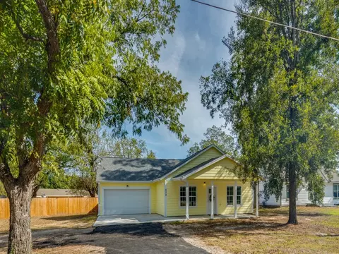 Exterior - 530 Maple St, Commerce, TX 75428 photo 2 of 6