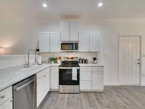 Kitchen - 530 Maple St, Commerce, TX 75428 photo 3 of 3