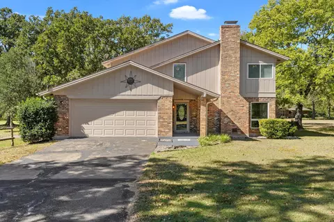 3136 Woodglen Dr, Commerce, TX 75428