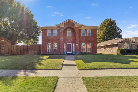 8502 Coventry Dr, Rowlett, TX 75089