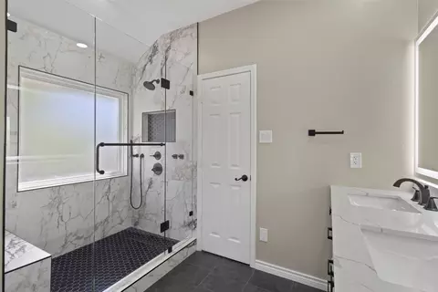 Bath - 8502 Coventry Dr, Rowlett, TX 75089 photo 3 of 4