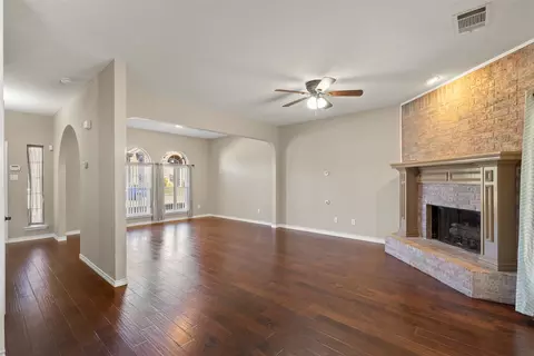 Living - 8502 Coventry Dr, Rowlett, TX 75089 photo 4 of 4