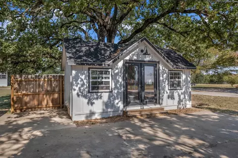Exterior - 1745 Meixner Rd, Waco, TX 76705 photo 2 of 7