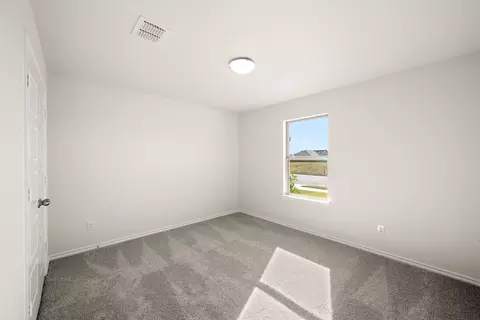 Bedroom - 304 Comanche Dr, Cleburne, TX 76033 photo 3 of 5