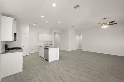 Other - 304 Comanche Dr, Cleburne, TX 76033 photo 4 of 6