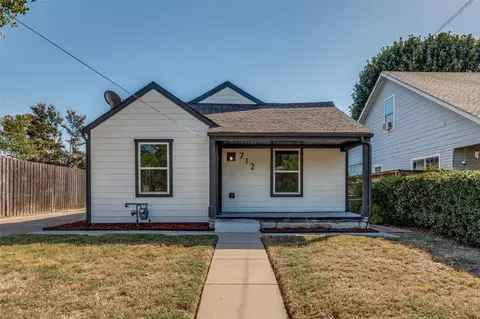 712 E 3rd St, Irving, TX 75060