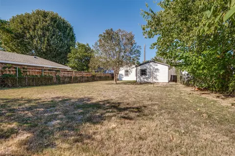 Exterior - 712 E 3rd St, Irving, TX 75060 photo 7 of 7