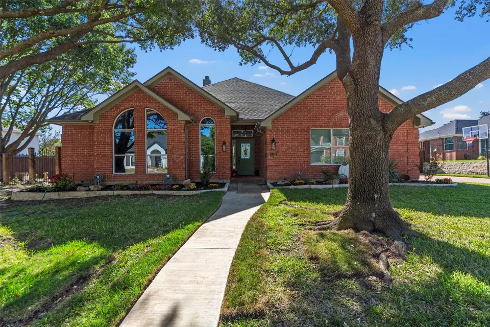 Exterior - 508 Santa Barbara Dr, Keller, TX 76248 photo 1 of 7