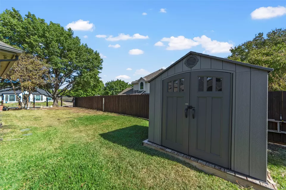 Exterior - 508 Santa Barbara Dr, Keller, TX 76248 photo 5 of 7
