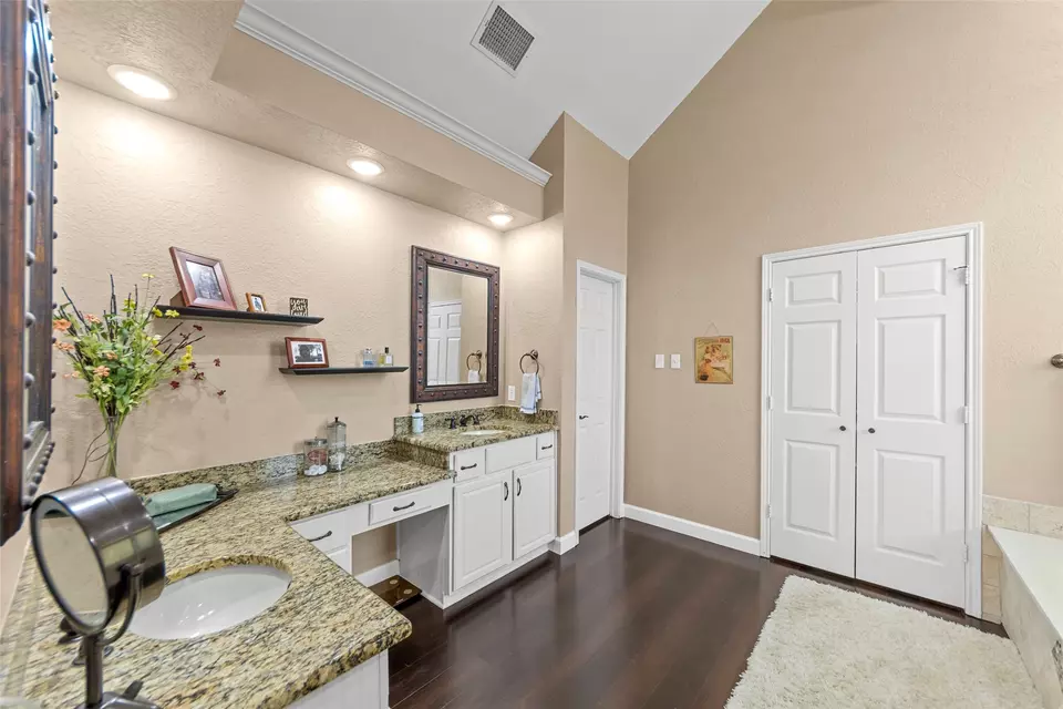 Bath - 508 Santa Barbara Dr, Keller, TX 76248 photo 4 of 4