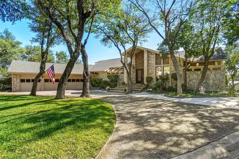 7909 Woodharbor Dr, Fort Worth, TX 76179