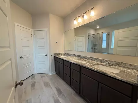 Bath - 11408 Celestial Ct, Lorena, TX 76655 photo 1 of 4