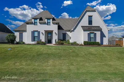 321 Donna Dr, Stonewall, LA 71078