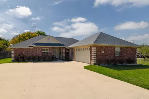 215 Runaway Bay Dr, Runaway Bay, TX 76426