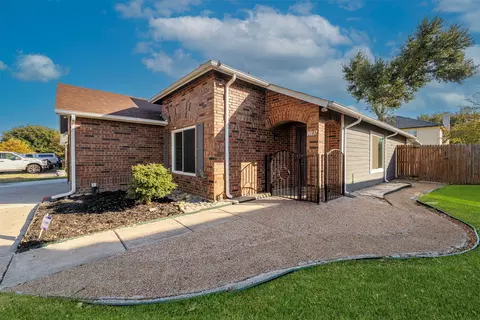 10137 Chapel Ridge Dr, Fort Worth, TX 76116