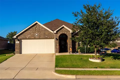 385 Coral Vine Ln, Burleson, TX 76028