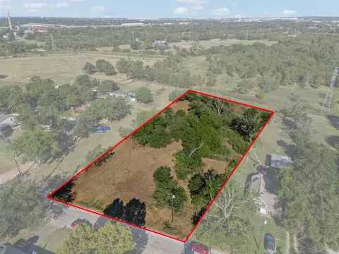 1129 Alvarado St, Cleburne, TX 76031