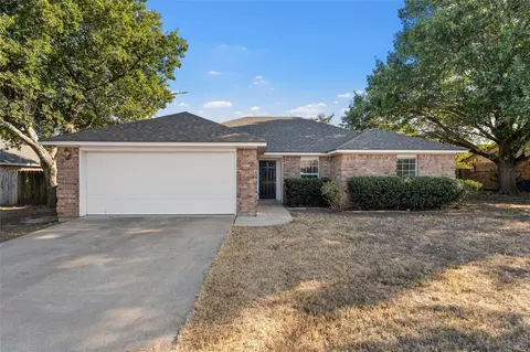 116 N Lindenwood Ln, Hewitt, TX 76643