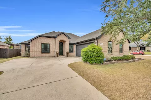 6406 Orange Blossom Dr, Midlothian, TX 76065