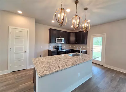 Kitchen - 8009 Townsend Dr, Waco, TX 76708 photo 1 of 2