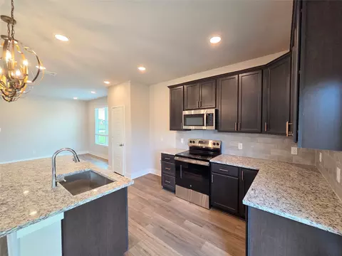 Kitchen - 8009 Townsend Dr, Waco, TX 76708 photo 2 of 2