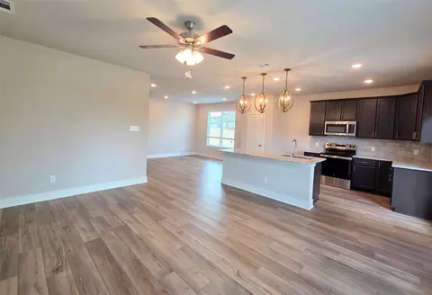Living - 8009 Townsend Dr, Waco, TX 76708 photo 3 of 4