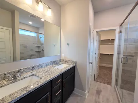Bath - 8009 Townsend Dr, Waco, TX 76708 photo 1 of 3