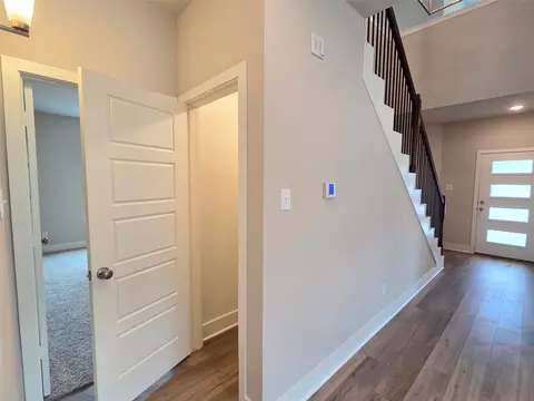Entry Way - 8009 Townsend Dr, Waco, TX 76708 photo 2 of 5