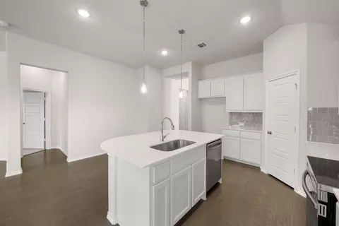 Kitchen - 10345 Tapioca St, Fort Worth, TX 76036 photo 3 of 4