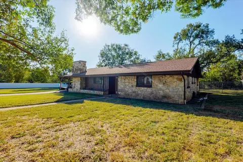 201 NW 31st St, Mineral Wells, TX 76067