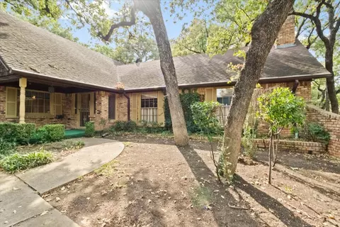 5804 Azteca Dr, Fort Worth, TX 76112