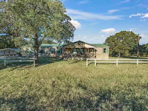 381 W Mccool Rd, Nocona, TX 76255