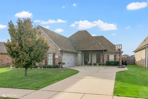 307 Newport Ln, Benton, LA 71006