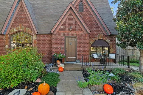 6804 Vivian Ave, Dallas, TX 75223
