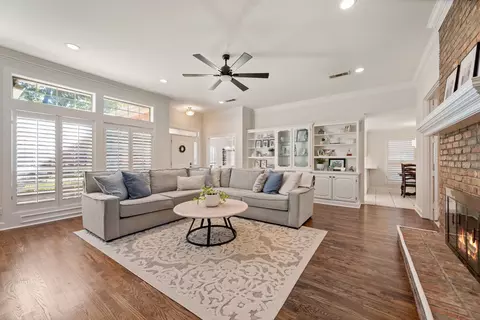 2824 Timber Hill Dr, Grapevine, TX 76051