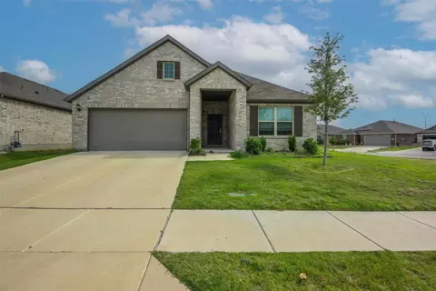 8900 Lantana Meadow Dr, Fort Worth, TX 76131