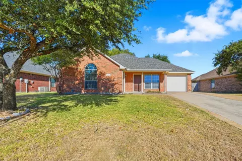 617 Oliver Ln, Waxahachie, TX 75165