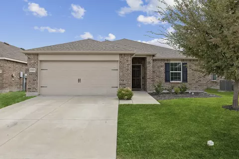 1207 Perrin Dr, Forney, TX 75126