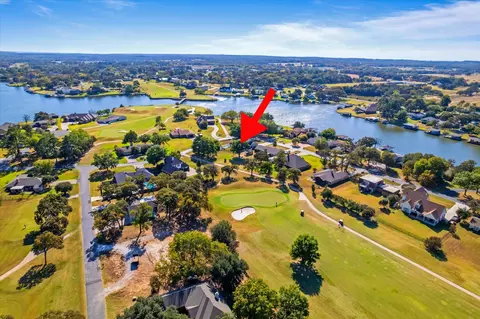 734 Kiowa Dr W, Lake Kiowa, TX 76240