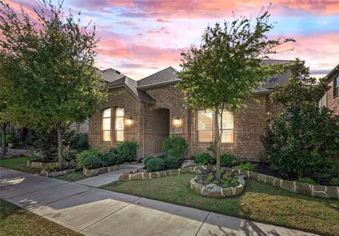 12725 Royal Oaks Ln, Farmers Branch, TX 75234