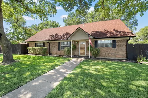 Exterior - 105 Gail Dr, Waco, TX 76708 photo 2 of 9