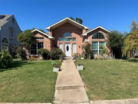 4002 Tropic Ln, Rowlett, TX 75088