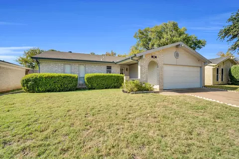 2717 Springlake Ct, Irving, TX 75060