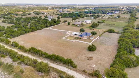 1510 Apple Ln, Midlothian, TX 76065