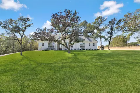 1061 Arbor Vista Dr, Azle, TX 76020