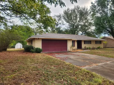 2821 Mccarley Dr, Commerce, TX 75428 photo 2