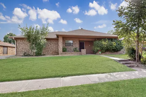 2420 Dalewood Ln, Bedford, TX 76022
