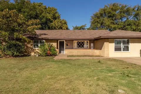 5720 Whitman Ave, Fort Worth, TX 76133